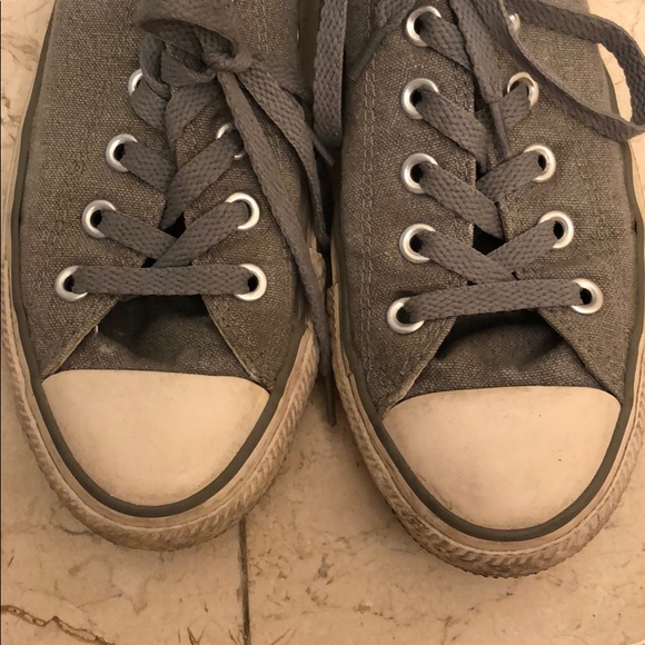 Gray Low top converses size 8 - Picture 2 of 7